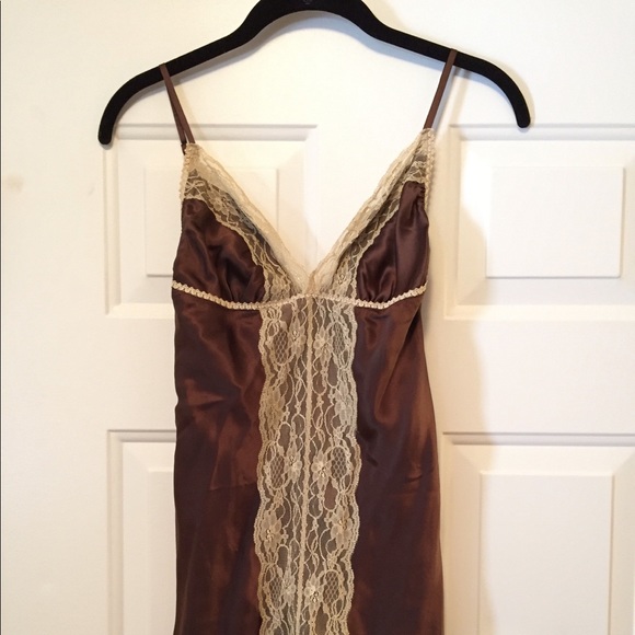 Silky Tank - Picture 2 of 8